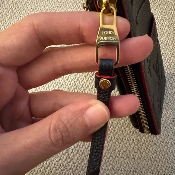 LV recto Versa in empriente leather - navy/blue - Picture 11 of 11